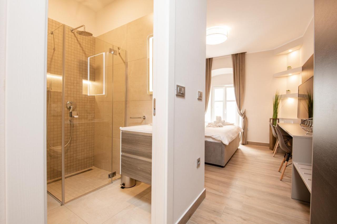 Deluxe Apartments & Rooms Revis ริเยกา ภายนอก รูปภาพ
